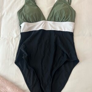 Cupshe Green and Black One Piece Swimsuit